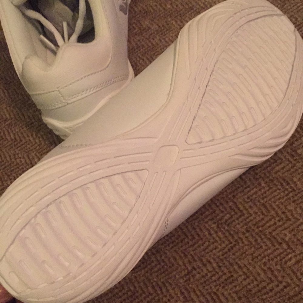 Eight Court - Picture 6 of 6